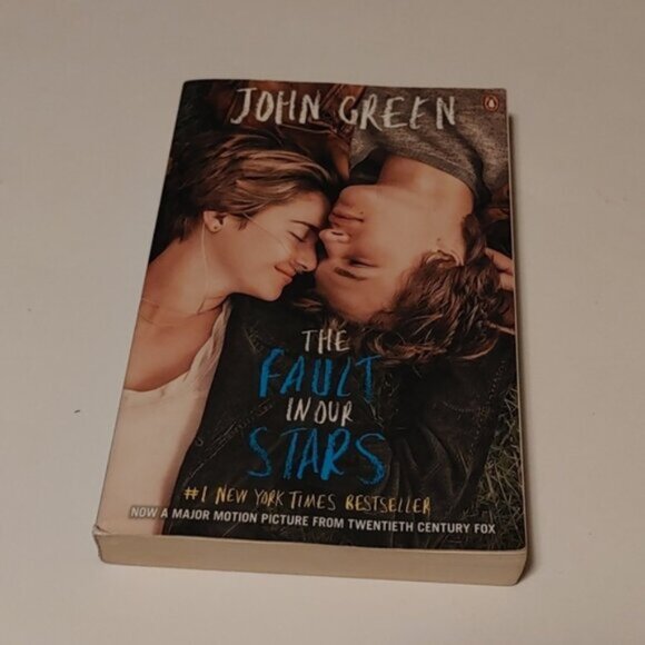3/$13 The Fault In Our Stars teen novel softcover 2012 by John Green - Picture 2 of 6